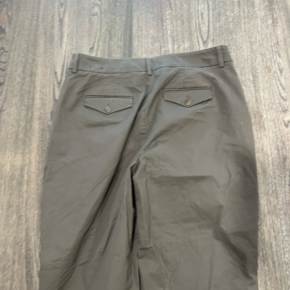 Express Ankle Pants Straight Leg Pleated Front Trousers  Pockets Green Size 14R - Picture 13 of 13